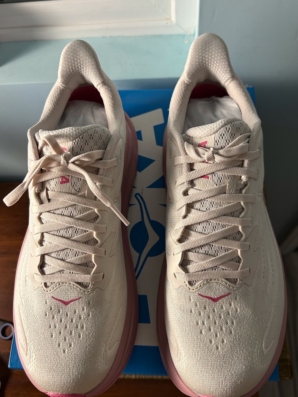 Hoka One One NIB Clifton 10 Women’s 9.5B Pink Running Walking Activewear